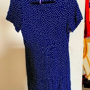 Cute and comfy maternity dress great for summer events and work.